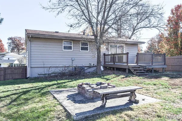 $2,100 | 803 Villette Court, Ballwin, MO 63011
