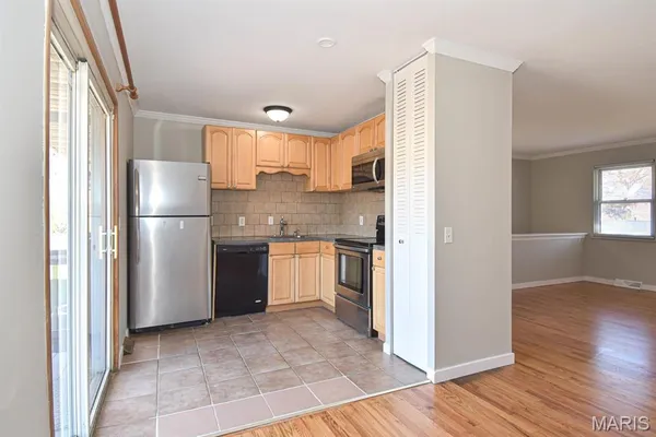 $2,100 | 803 Villette Court, Ballwin, MO 63011