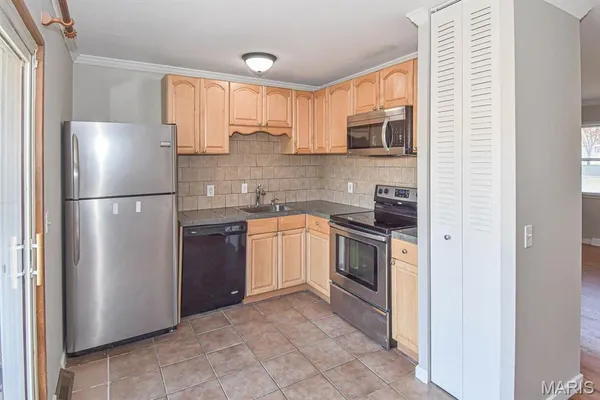 $2,100 | 803 Villette Court, Ballwin, MO 63011