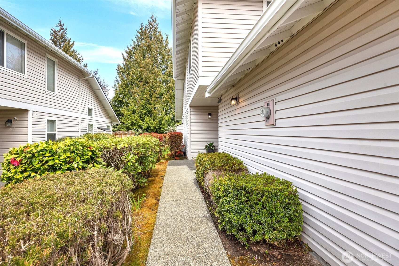 4714 Northeast 18th Place, Unit A Renton, WA 98059 - Photo 4 of 38