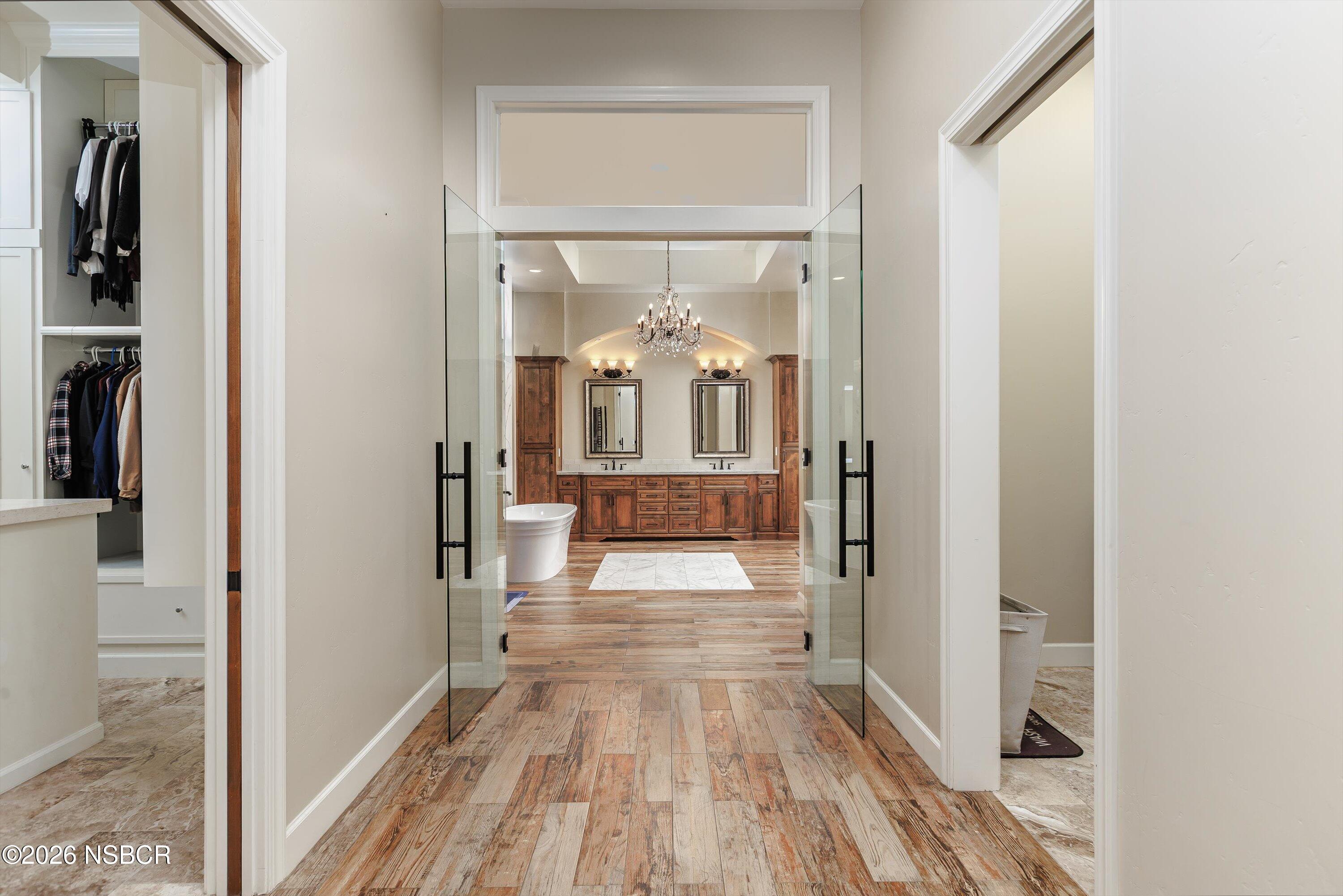 1950 Lemon Ranch Road Arroyo Grande, CA 93420 - Photo 10 of 34 9. Master entry to bathroom