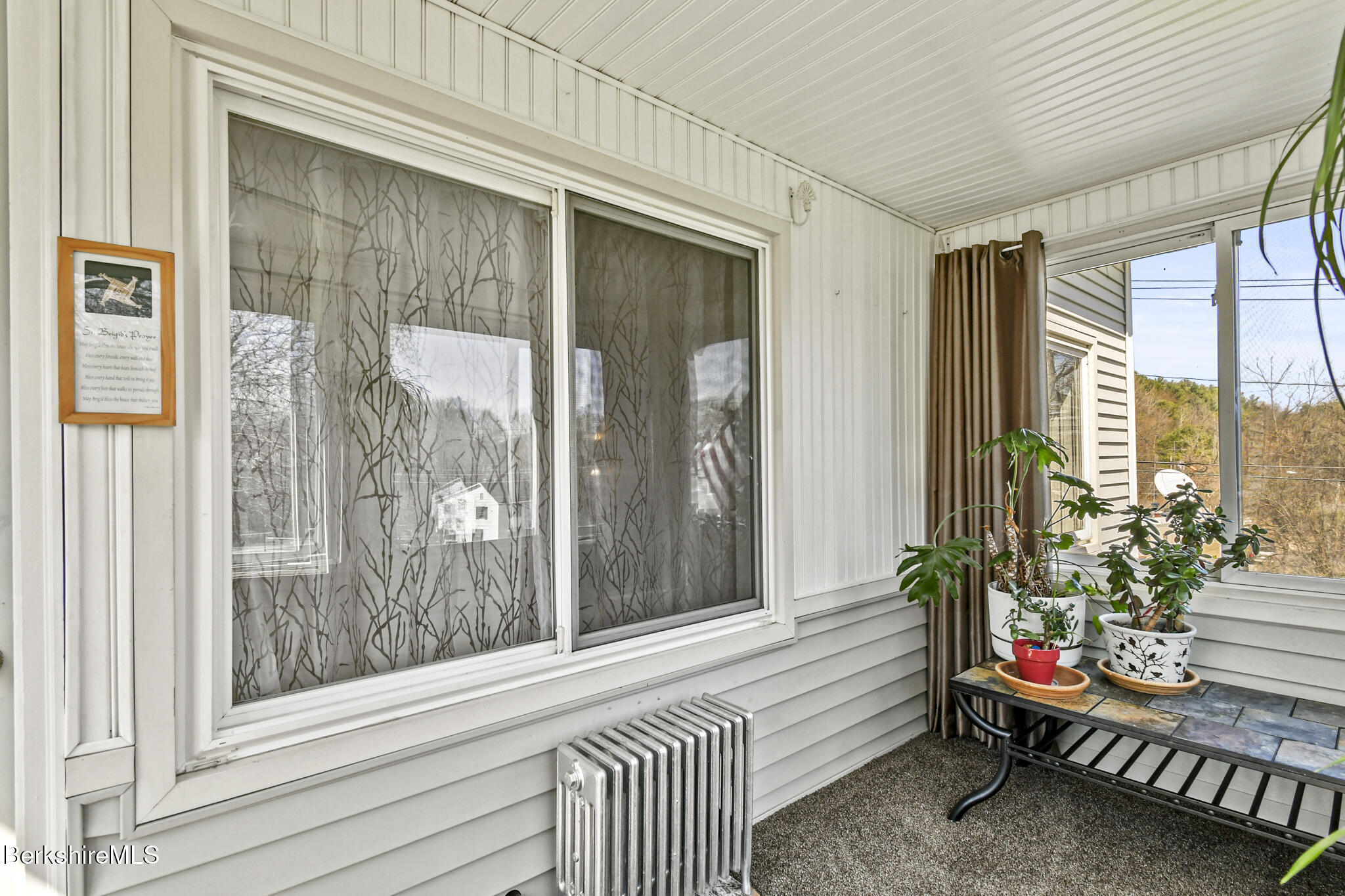 208 Jason Street Pittsfield, MA 01201 - Photo 19 of 32 a living room with furniture