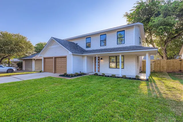 a picture of a bench in room