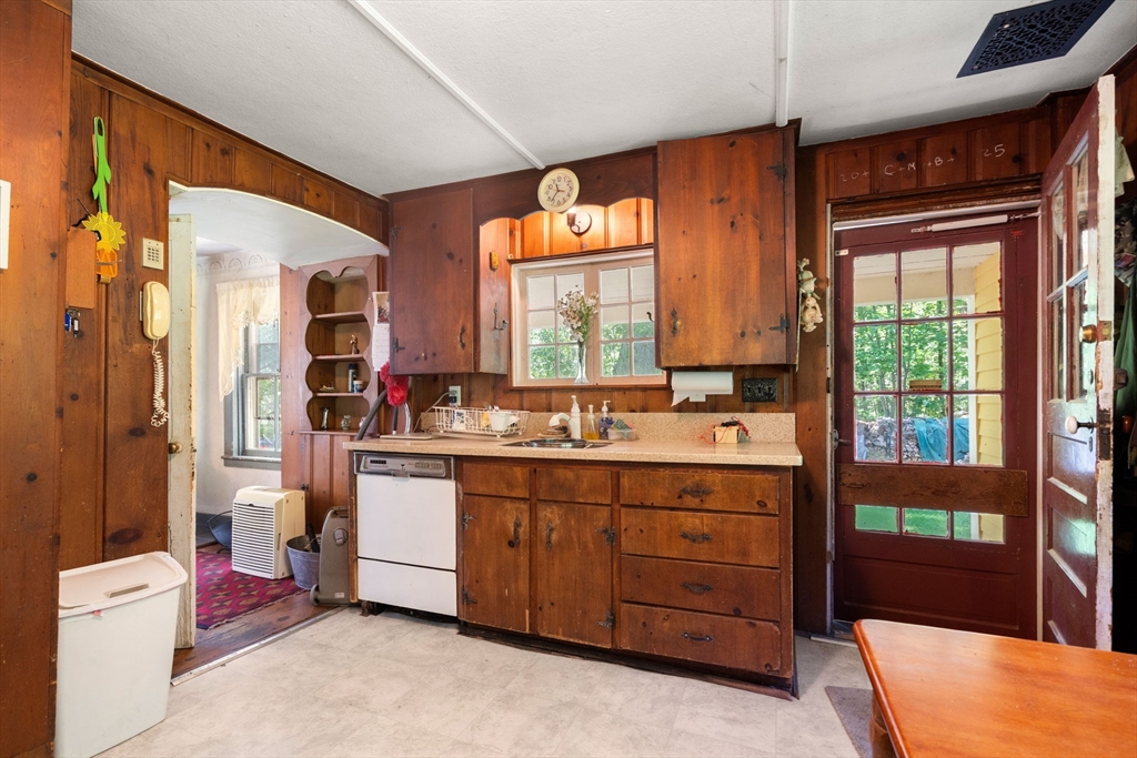 68 Spring Street Hopkinton, MA 01748 - Photo 11 of 39