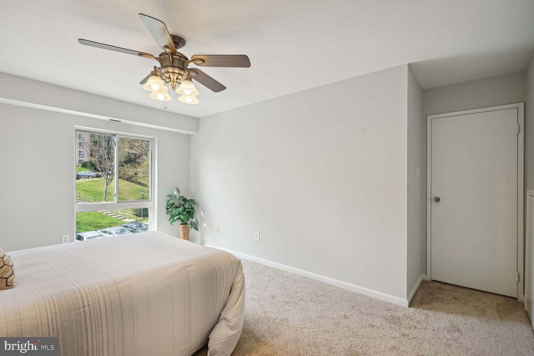 6135 Edsall Road, Unit O Alexandria, VA 22304 - Photo 17 of 27 NICE SPACE