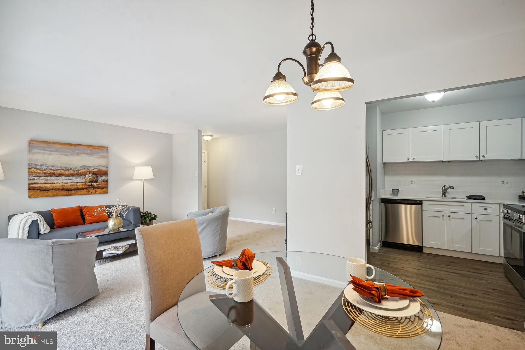 6135 Edsall Road, Unit O Alexandria, VA 22304 - Photo 5 of 27 DINING AREA