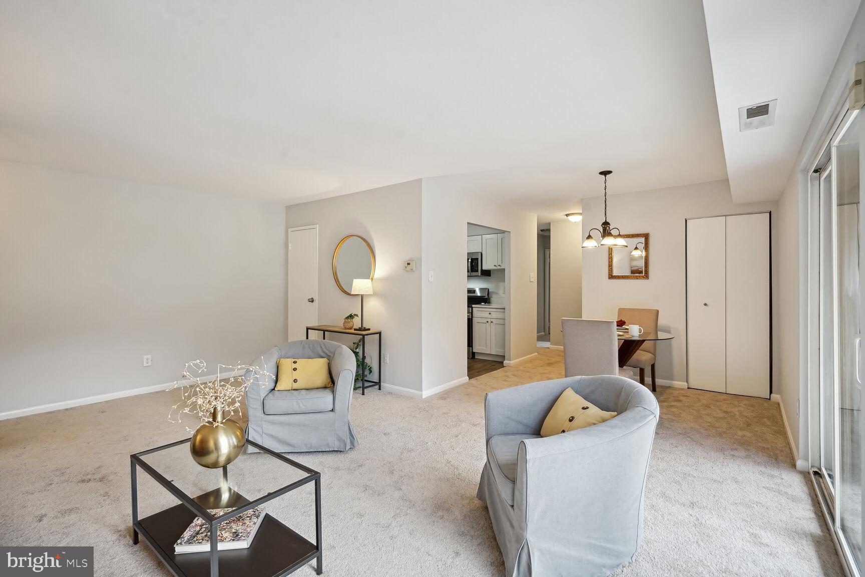 6135 Edsall Road, Unit O Alexandria, VA 22304 - Photo 7 of 27 LOVELY LAYOUT