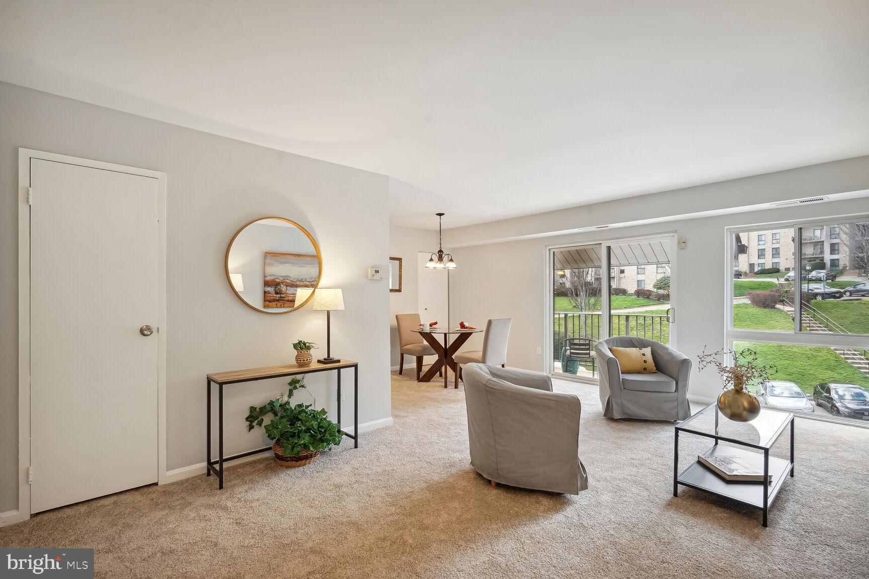 6135 Edsall Road, Unit O Alexandria, VA 22304 - Photo 9 of 27 RENOVATED THROUGHOUT