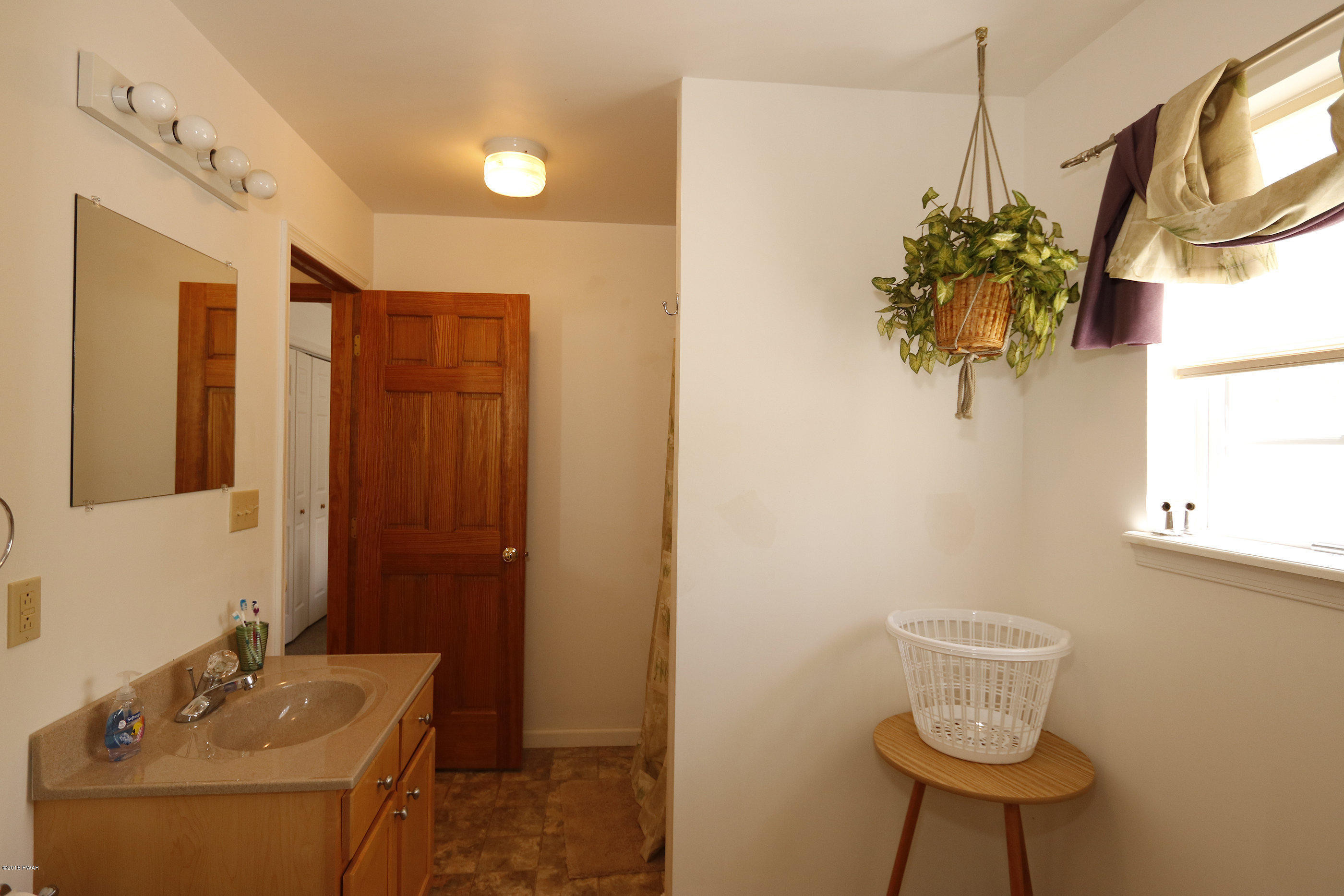 138 Perch Road Lackawaxen, PA 18435 - Photo 15 of 30 15 Main Bath