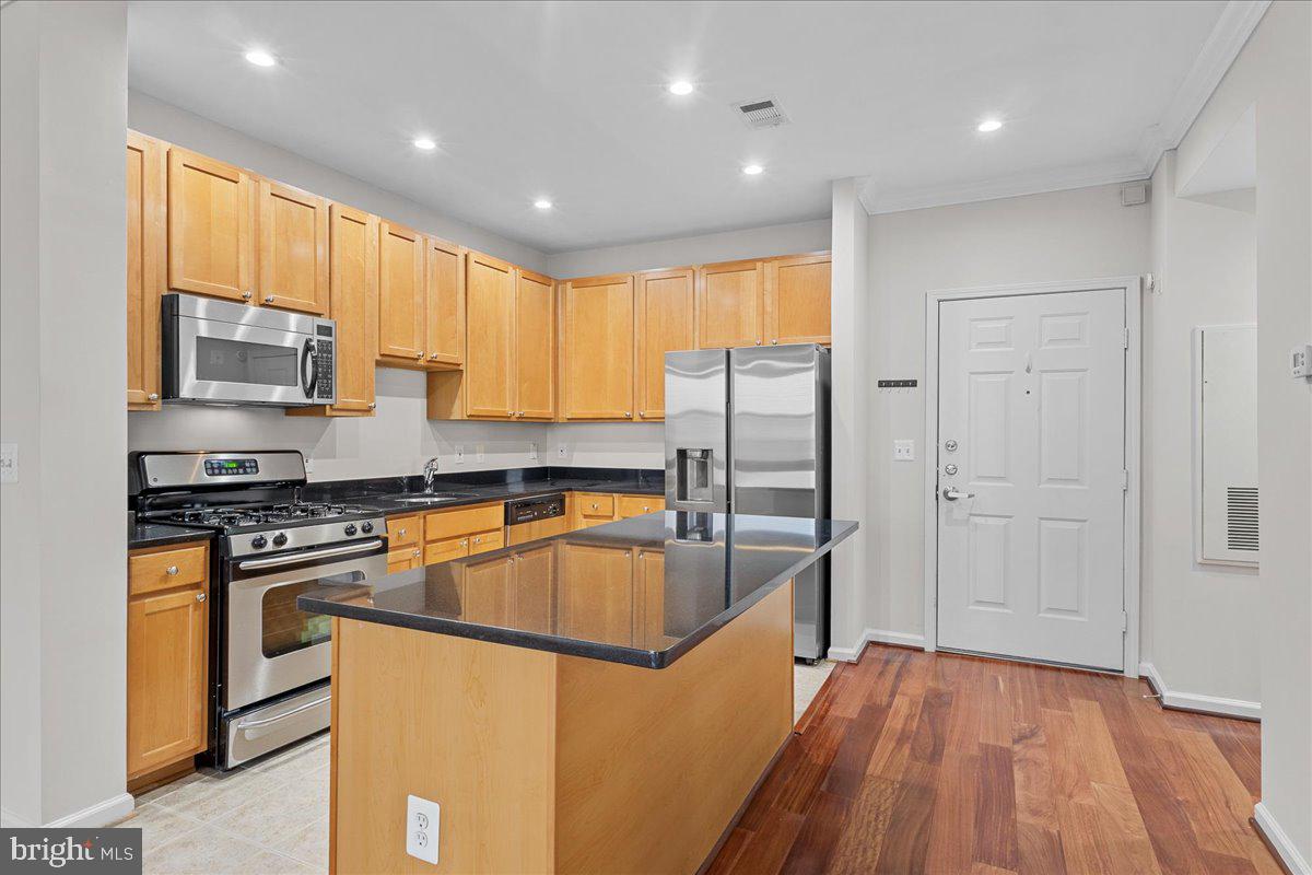 12000 Market Street, Unit 308 Reston, VA 20190 - Photo 4 of 31