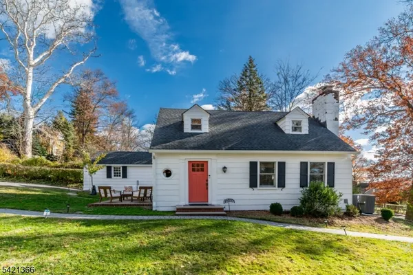 $1,050,000 | 6 Cape Court, Millburn, NJ 07041