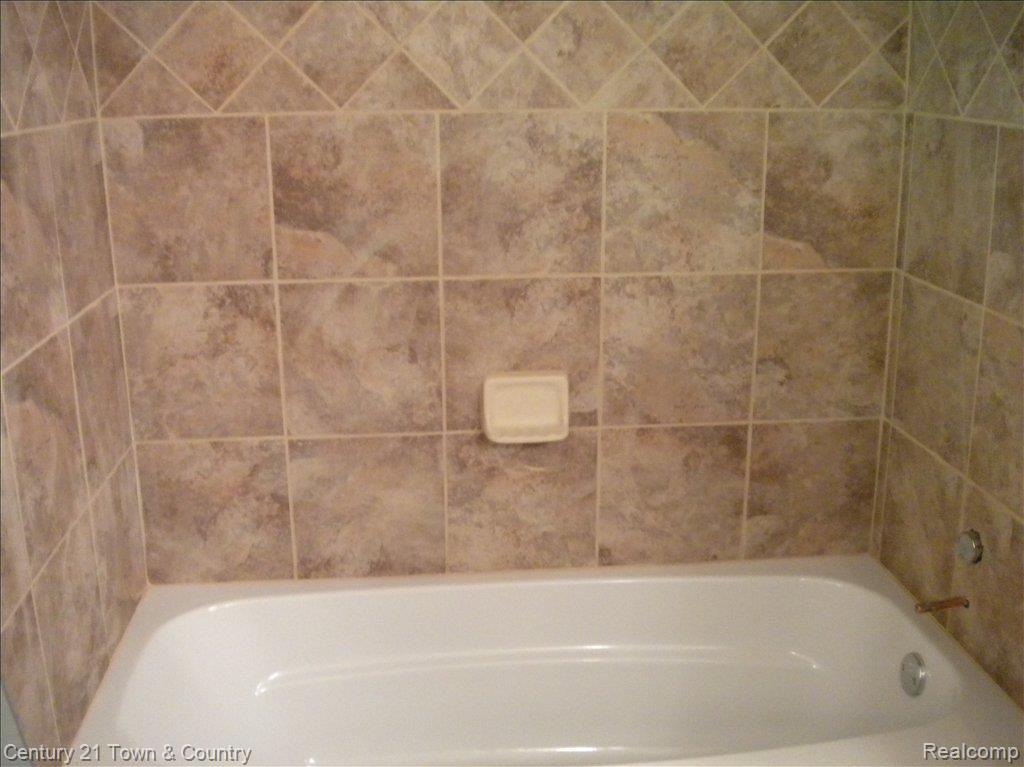 4425 Squirrel Road Bloomfield Hills, MI 48304 - Photo 17 of 23 bathroom