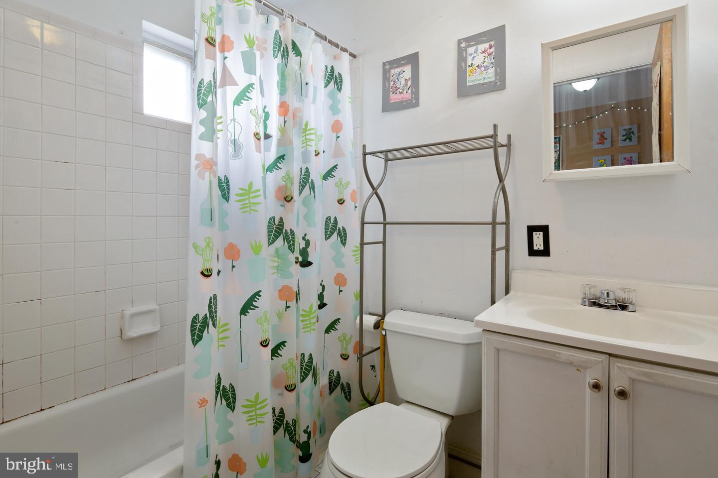 509 Reed Street Philadelphia, PA 19147 - Photo 6 of 19 Unit 2 bathroom