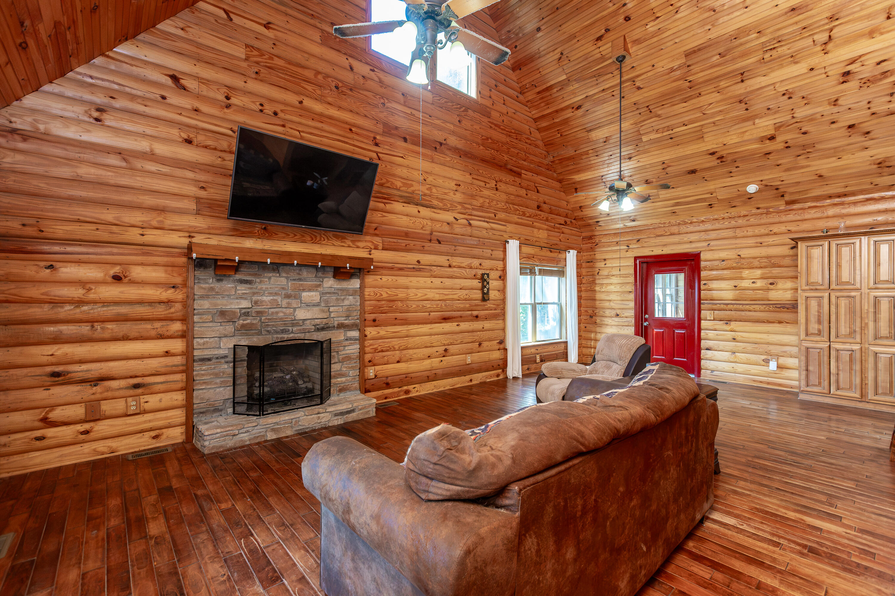 904 Phils Branch Road Mize, KY 41352 - Photo 8 of 56 Living room