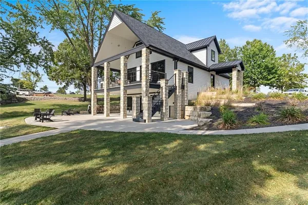 $1,190,000 | 102 Angler Point, Gallatin, MO 64640