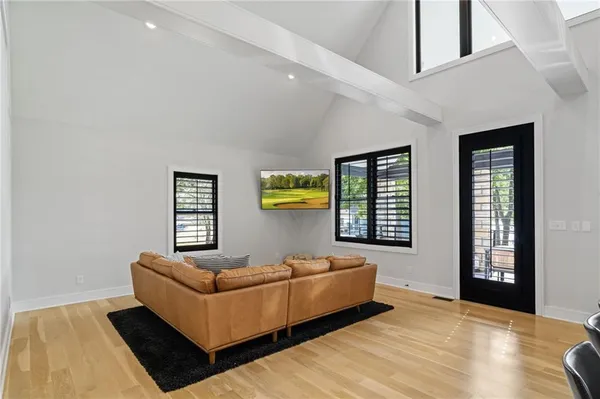 $1,190,000 | 102 Angler Point, Gallatin, MO 64640