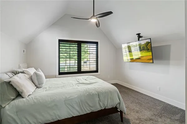 $1,190,000 | 102 Angler Point, Gallatin, MO 64640