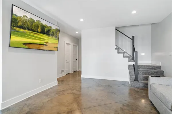 $1,190,000 | 102 Angler Point, Gallatin, MO 64640