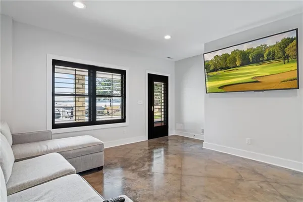 $1,190,000 | 102 Angler Point, Gallatin, MO 64640