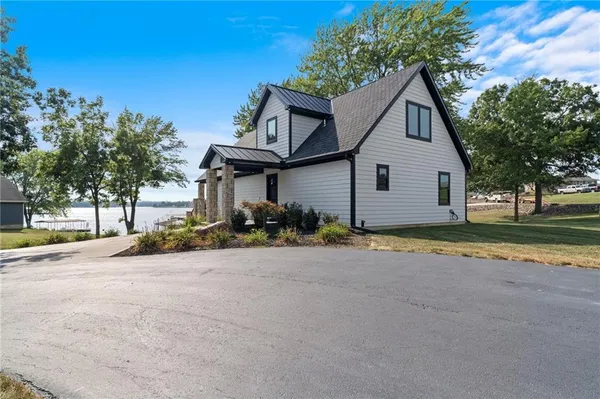 $1,190,000 | 102 Angler Point, Gallatin, MO 64640