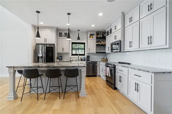 $1,190,000 | 102 Angler Point, Gallatin, MO 64640