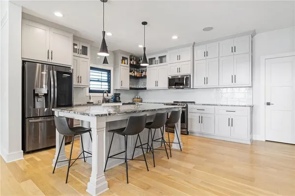 $1,190,000 | 102 Angler Point, Gallatin, MO 64640