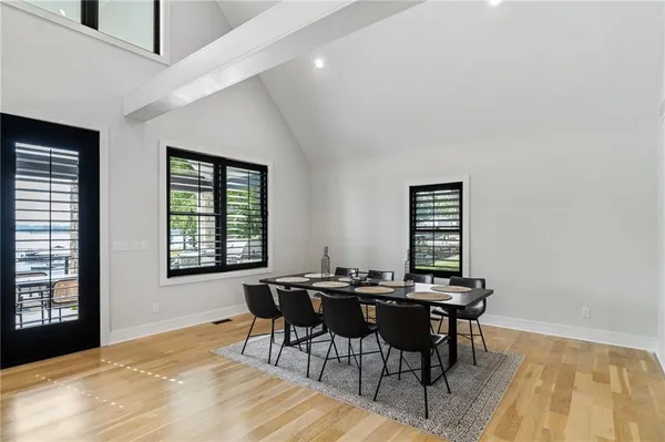 $1,190,000 | 102 Angler Point, Gallatin, MO 64640