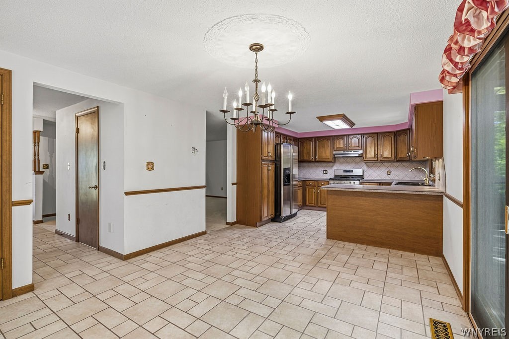 5788 Stone Road Lockport, NY 14094 - Photo 5 of 38 Eat in area