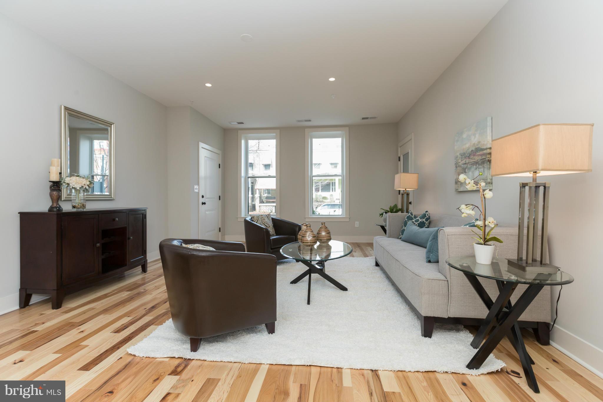 728 Park Road Northwest, Unit 2 Washington, DC 20010 - Photo 2 of 17 Living Room