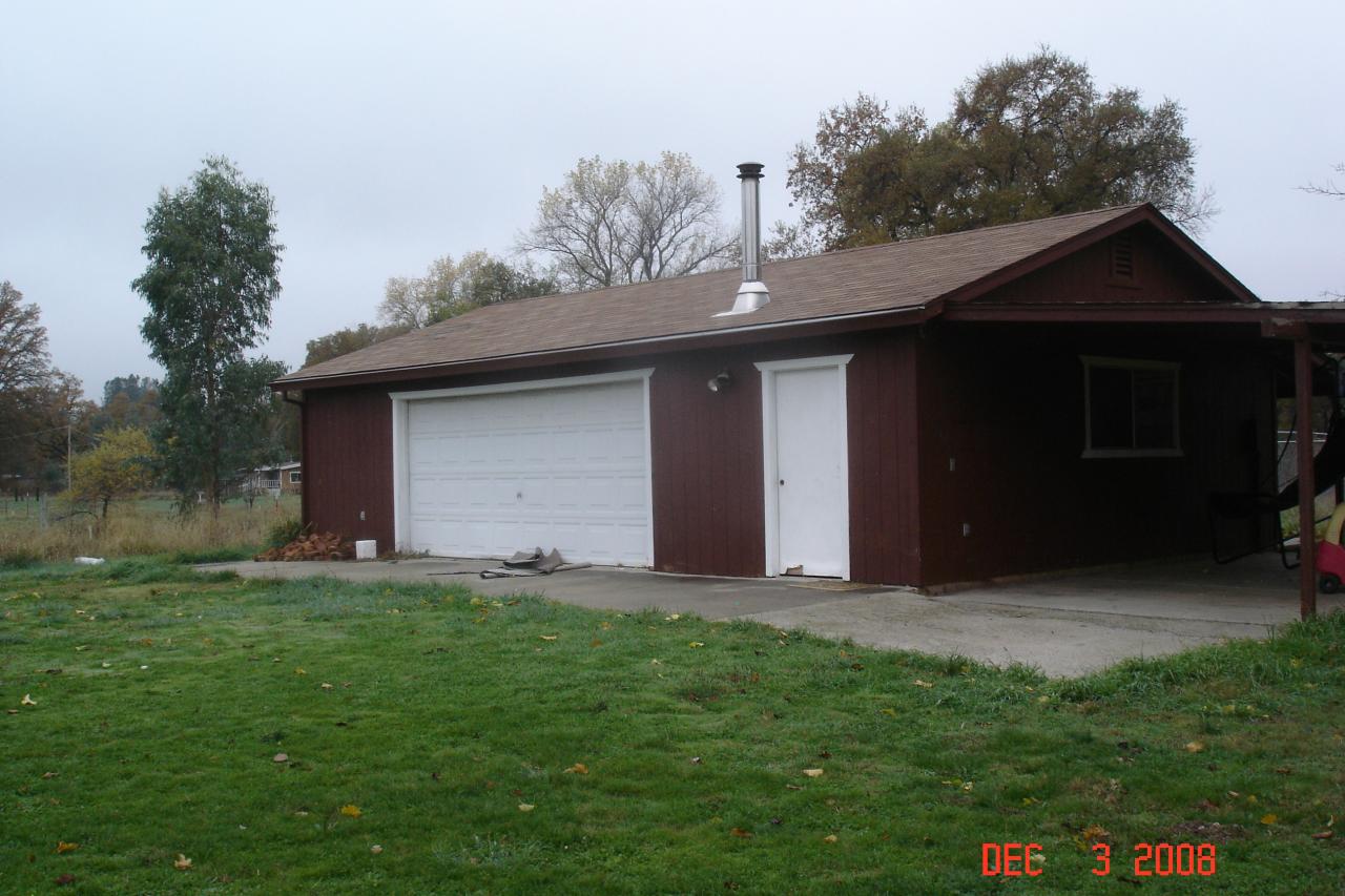 Detached garage