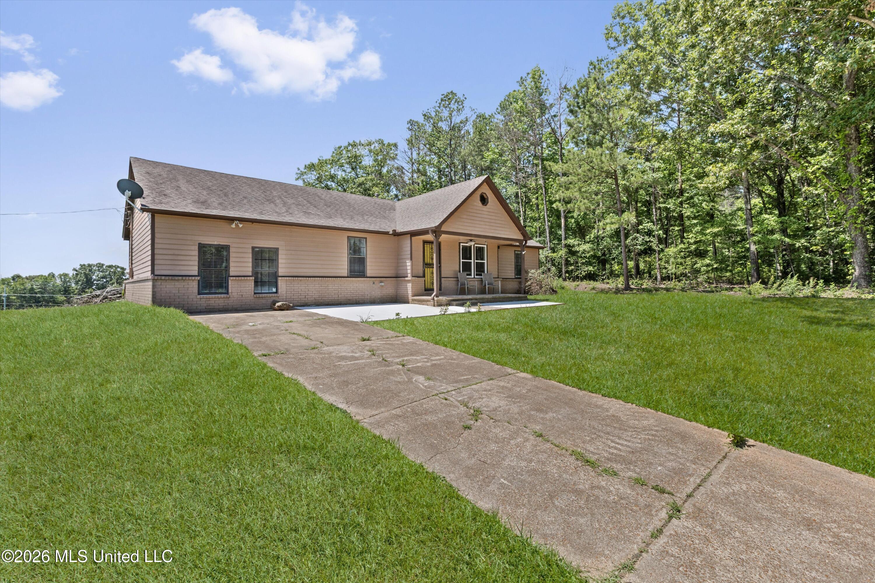 162 Forest Hill Road Byhalia, MS 38611 - Photo 3 of 28 03-162 Forest Hill Rd - 003