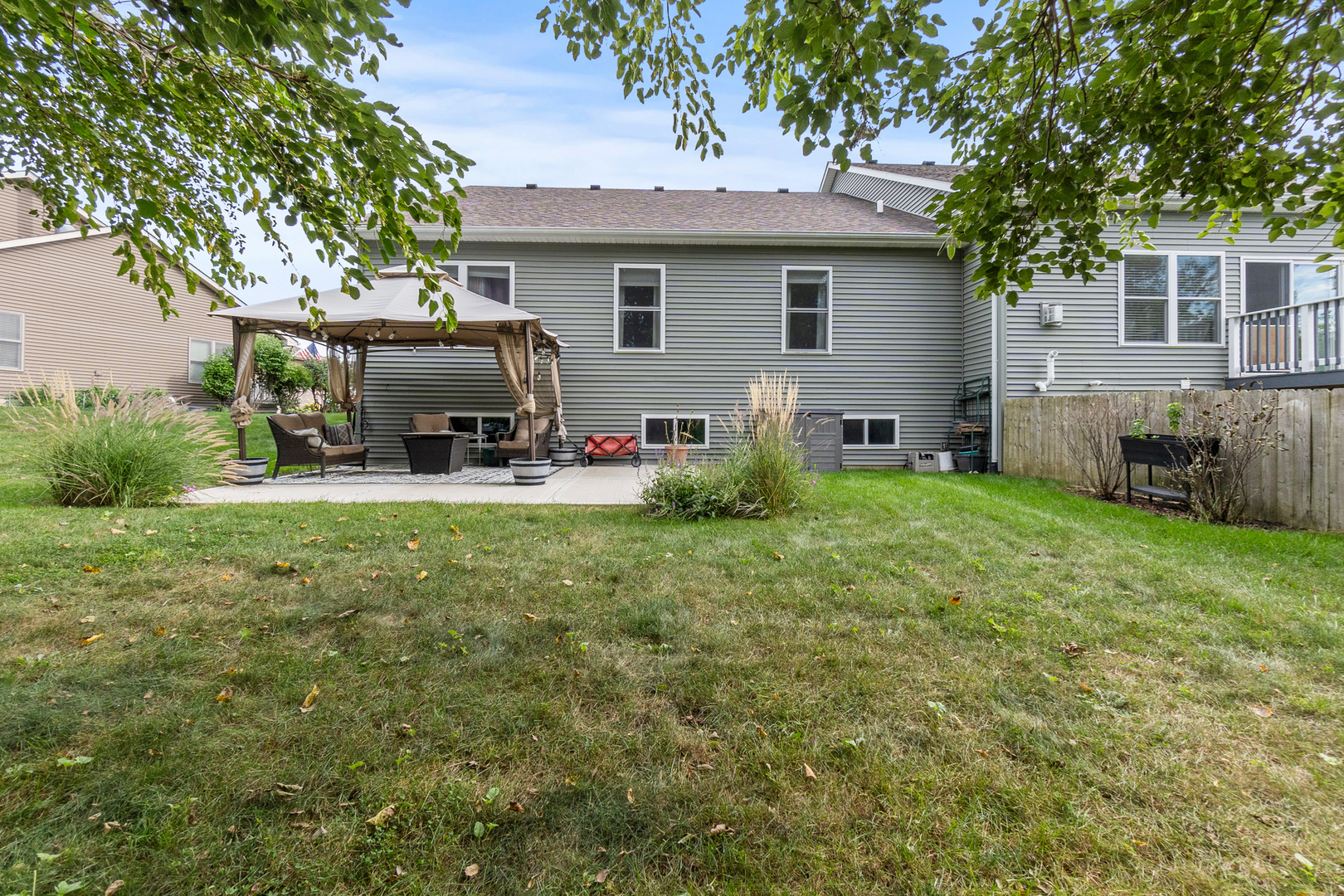 817 Casey Drive Minooka, IL 60447 - Photo 3 of 22