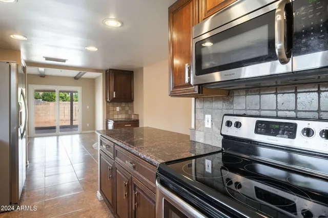 $2,800 | 6413 North 82nd Street, Scottsdale, AZ 85250