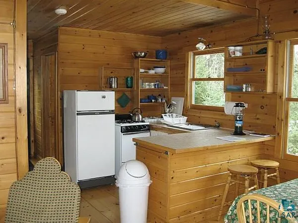 $285,000 | Xxxxx Xxxxx White Iron Lake, Ely, MN 55731