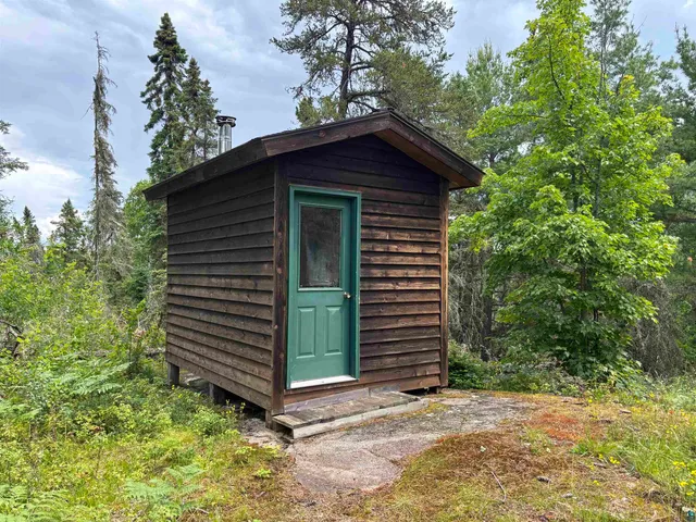 $299,000 | Xxxxx Xxxxx White Iron Lake, Ely, MN 55731