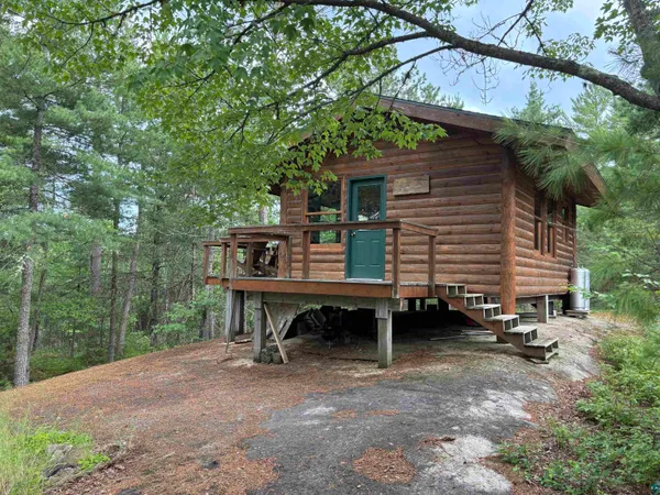 $285,000 | Xxxxx Xxxxx White Iron Lake, Ely, MN 55731