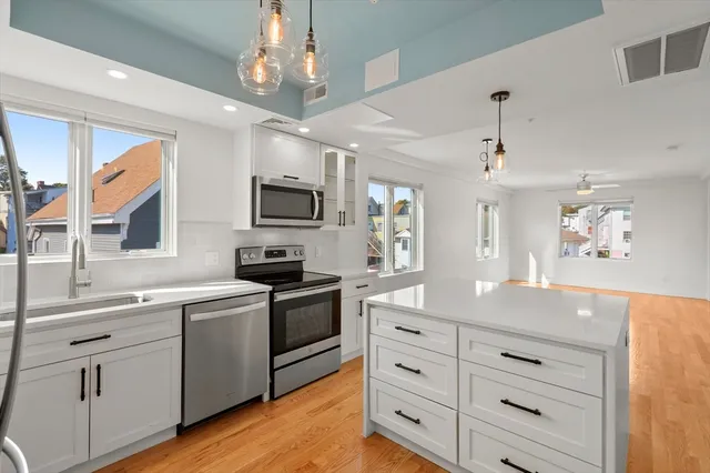 $3,200 | 42 Dennis Street, Unit 3, Boston, MA 02119