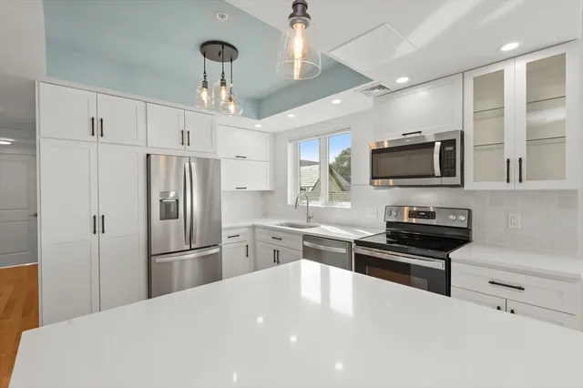 $3,200 | 42 Dennis Street, Unit 3, Boston, MA 02119