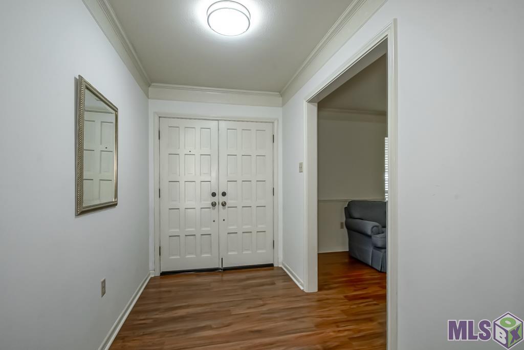 9132 Tallyho Avenue Baton Rouge, LA 70806 - Photo 11 of 41 Foyer