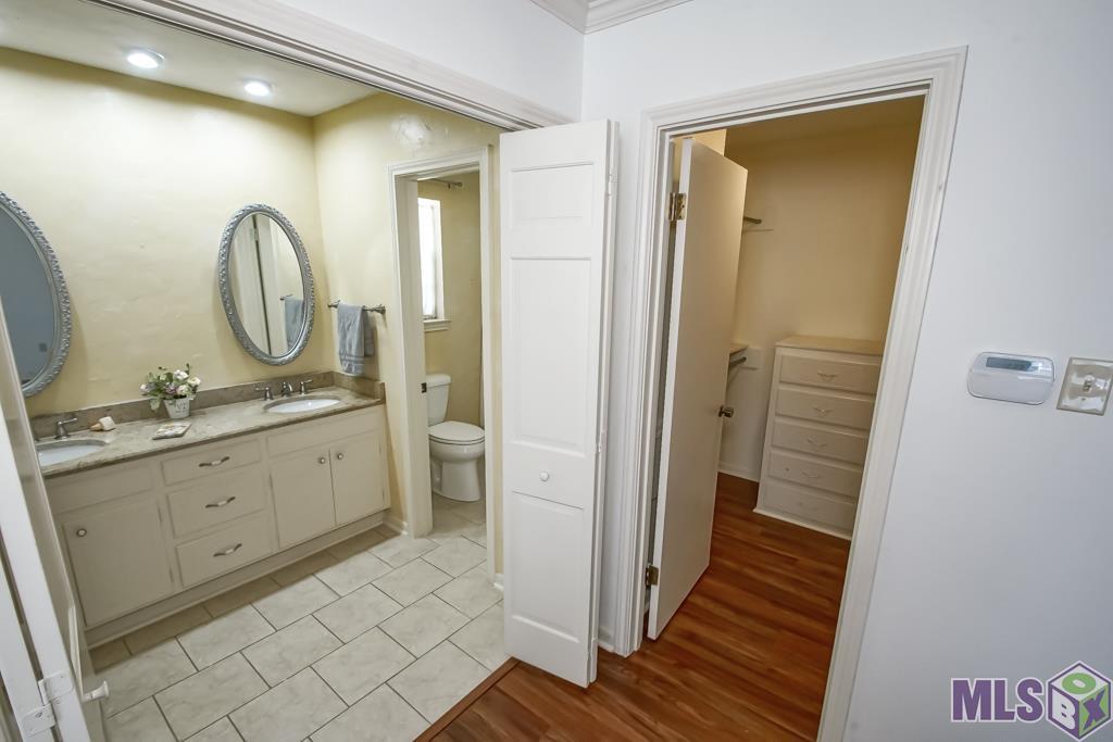 9132 Tallyho Avenue Baton Rouge, LA 70806 - Photo 22 of 41 Primary Bathroom
