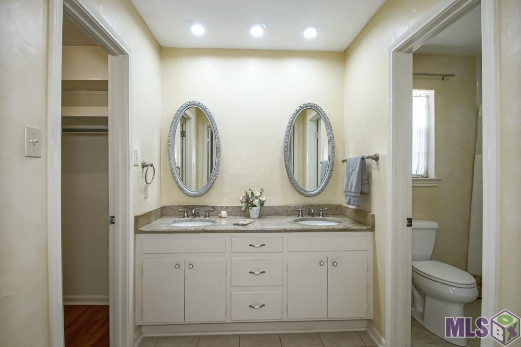 9132 Tallyho Avenue Baton Rouge, LA 70806 - Photo 24 of 41 Priamry Bathroom