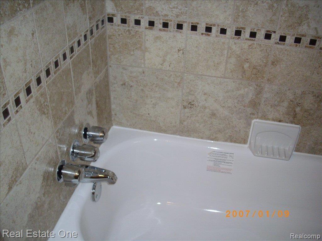 1095 Torpey Road Troy, MI 48083 - Photo 21 of 25 IMGP0048