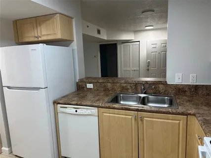 $284,900 | 529 East Sheridan Street, Unit 1081, Dania Beach, FL 33004