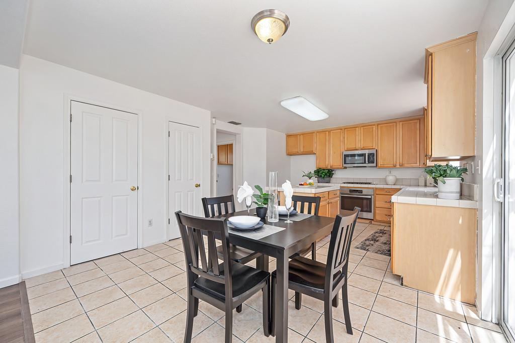 7828 Calzada Way Elk Grove, CA 95758 - Photo 22 of 58
