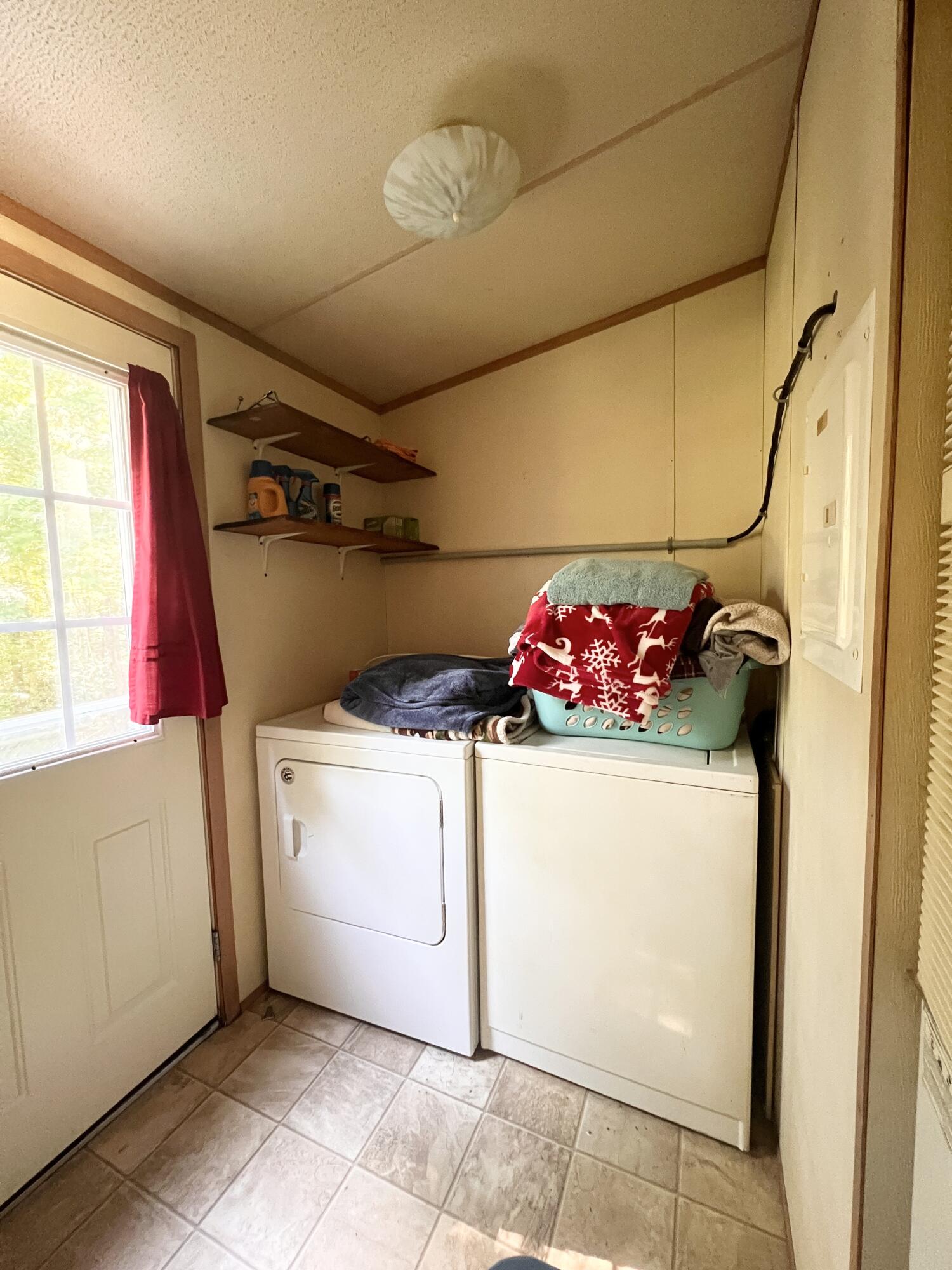 369 Nelson Road Chelsea, ME 04330 - Photo 16 of 24 Laundry Room