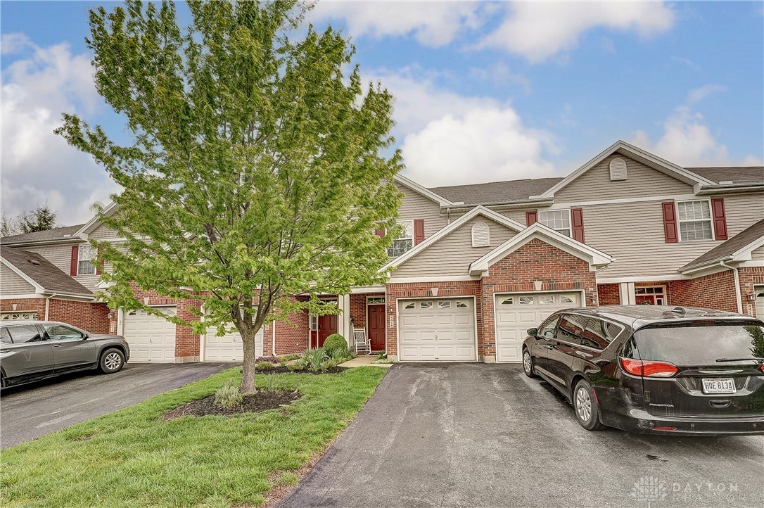 4418 Straight Arrow Road Beavercreek, OH 45430 - Photo 2 of 35