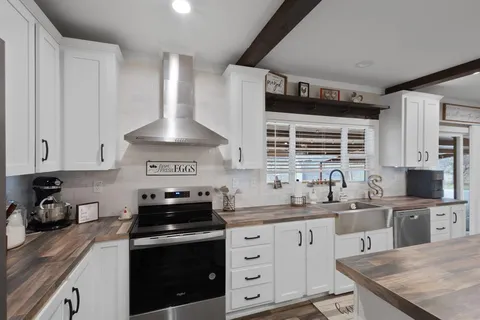 $550,000 | 1012 County Road 1180, Decatur, TX 76234