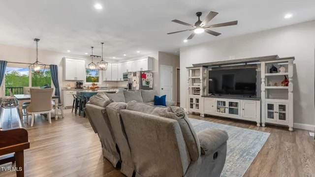 $539,000 | 335 Bonnevista Drive, White Pine, TN 37890