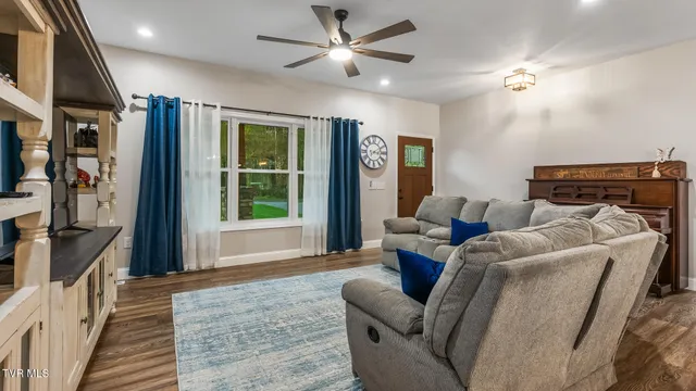 $539,000 | 335 Bonnevista Drive, White Pine, TN 37890