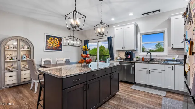 $539,000 | 335 Bonnevista Drive, White Pine, TN 37890